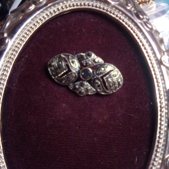 Brooch - Picture 1 of 1